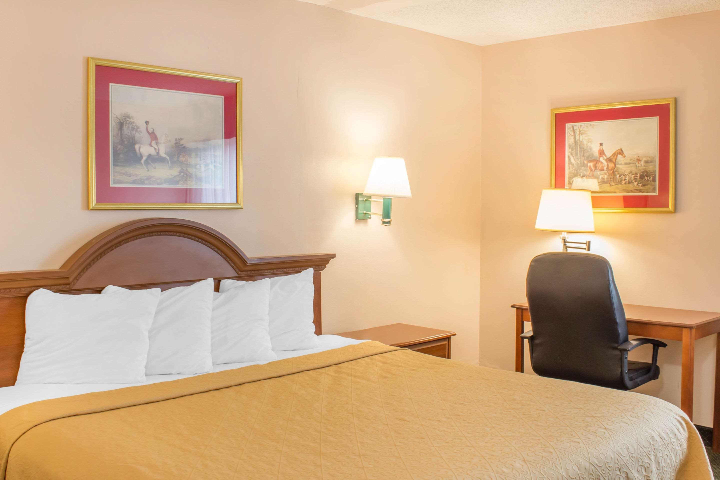 Econo Lodge Ρόλι Εξωτερικό φωτογραφία