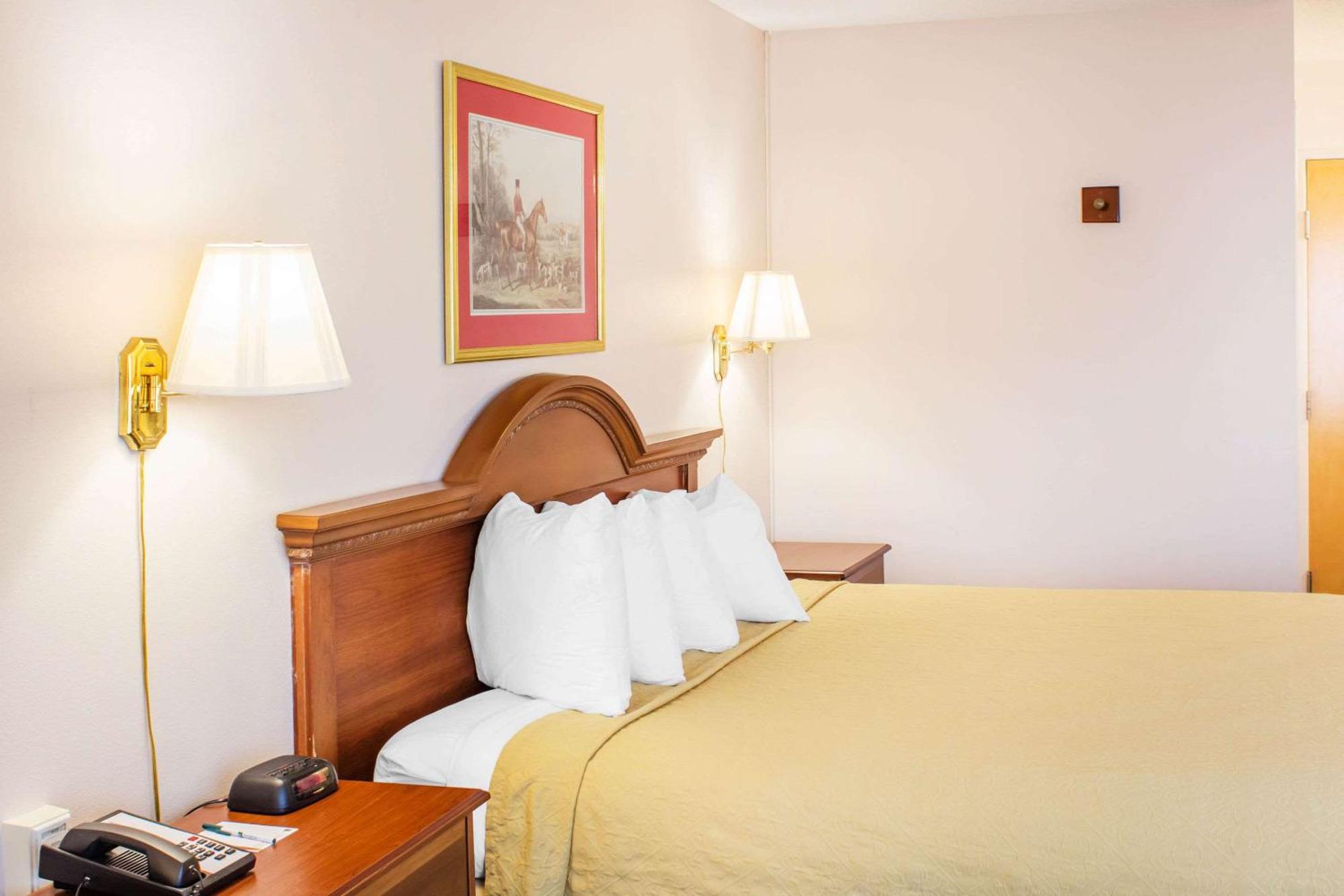 Econo Lodge Ρόλι Εξωτερικό φωτογραφία