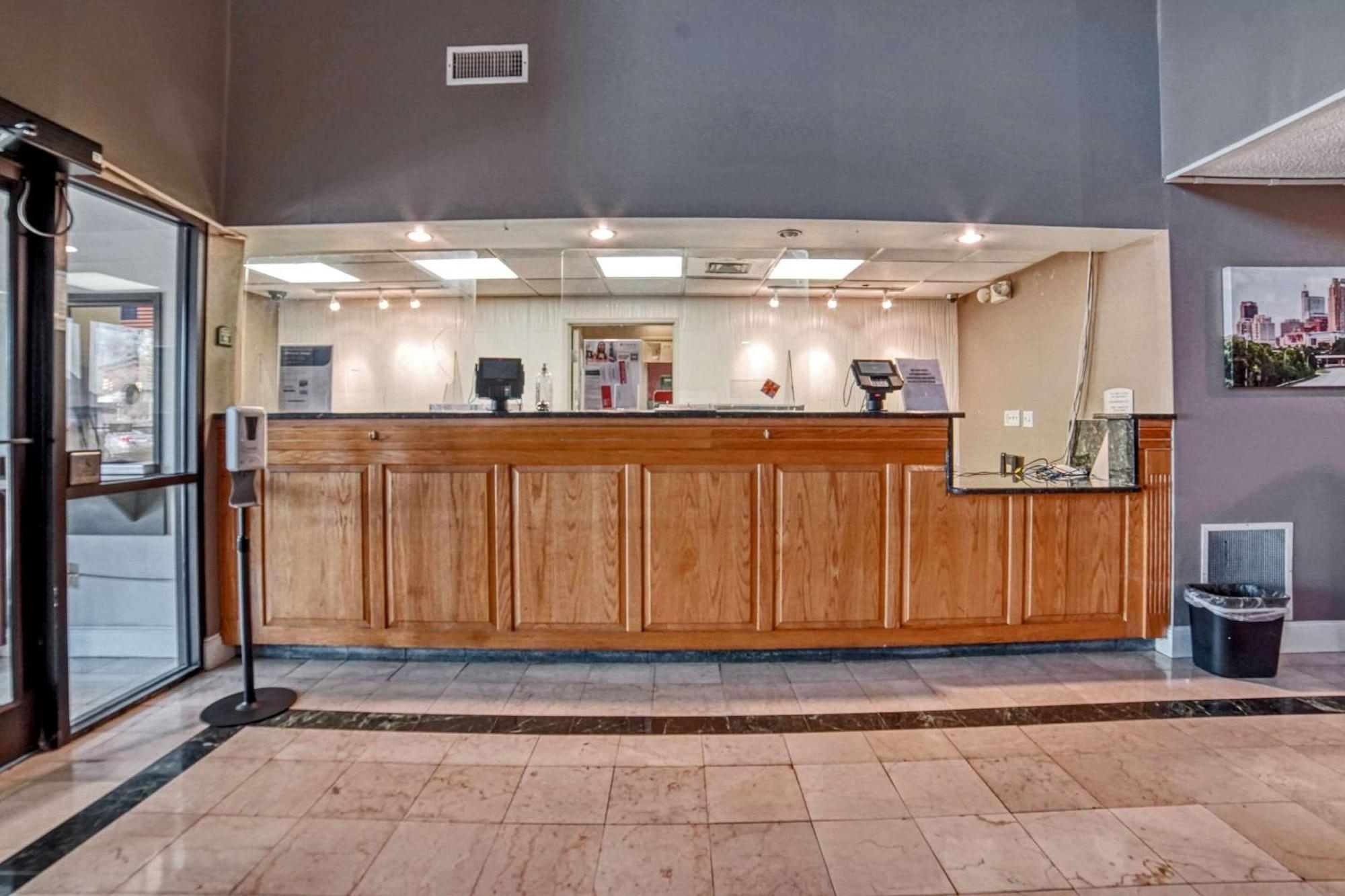 Econo Lodge Ρόλι Εξωτερικό φωτογραφία